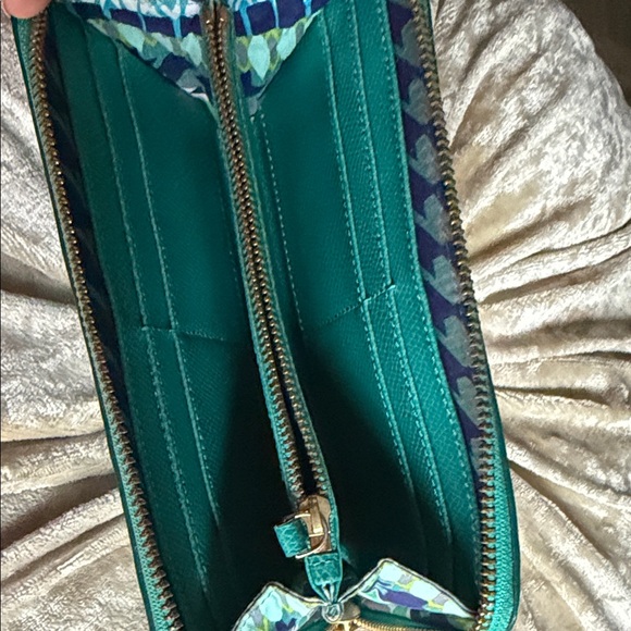 Vera Bradley Teal Wallet - Picture 4 of 6